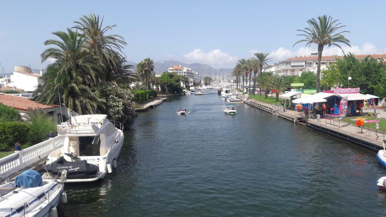 Villa Promenade Terrace Empuriabrava Exteriör bild